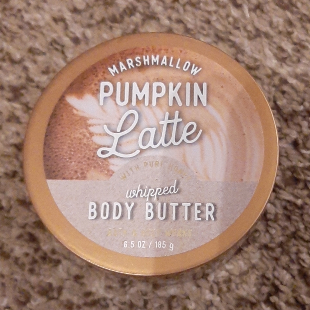 Bath & Body works body butter lotion